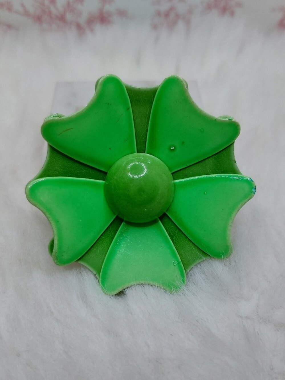 Vintage Lime Green Enamel Metal Flower Brooch